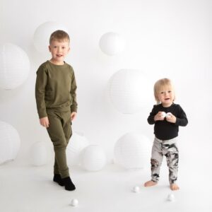 Emil Collegepaita Taskulla Oliivi
